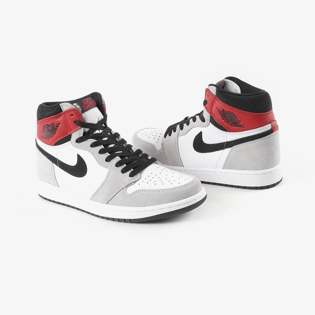 KICKS LAB. [ Tokyo/Japan ]のインスタグラム：「NIKE l "AIR JORDAN 1 RETRO HIGH OG" White/Black/Lt Smoke Grey l Available in Store and Online Store. #KICKSLAB #キックスラボ」