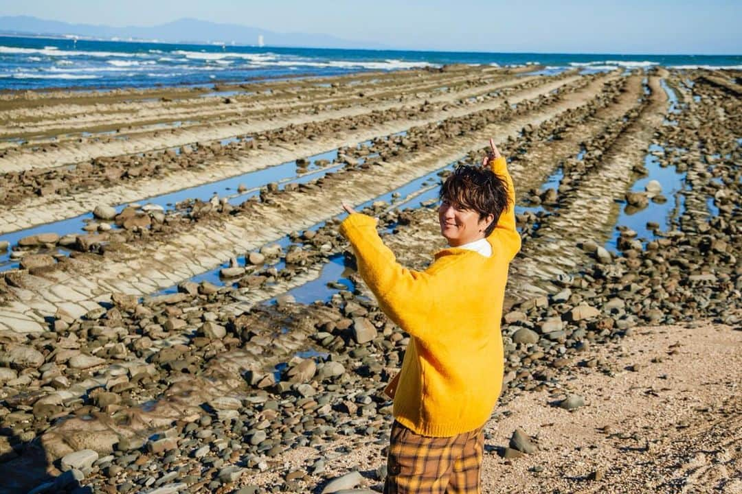 上地雄輔さんのインスタグラム写真 - (上地雄輔Instagram)「『岩の波』…て名前のお相撲さんいそーだな #岩ノ波 #巌乃波 #祝お奈美 #岩登り並🧗‍♀️ #いつの間に  関係なくなって来ちゃったから風呂入るワイ  ごっつぁんス」12月14日 21時27分 - usk_kmj