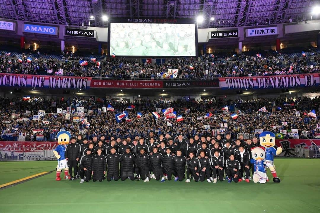 横浜F・マリノスのインスタグラム：「🙏🏻 2023シーズンが終わりました！ どんな時も一緒に戦ってくれて、背中を押してくれたマリノスファミリーの皆さん。 本当にありがとうございました‼️  自分たちの目標を達成できず、本当に悔しいシーズンでした。 個人的にも、もっとチームの役に立ちたい！もっと自分をピッチで表現したい！まだまだできる！という気持ちを改めて感じ、さらに強いものにさせてくれたシーズンでした。 今年経験できたことは必ず意味があって自分のパワーになるはずです！ まだまだこれからも自分らしく！高みを目指して、大好きなサッカーを思いっきり楽しみたいと思います‼️  今シーズンも本当にありがとうございました！！  #水沼宏太 #fmarinos #newbalance」