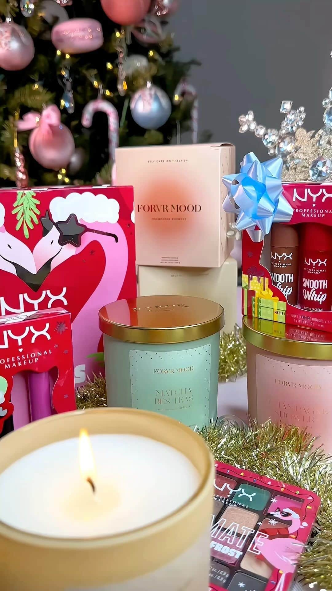 NYX Cosmeticsのインスタグラム：「✨🩵 #GIVEAWAY 🩵✨ IT’S ABOUT TO GET LIT 🔥 @nyxcosmetics & @forvrmood have teamed up for a #HOLIDAYGIVEAWAY 🤩  rules are simple!  ✨ FOLLOW @‌nyxcosmetics & @‌forvrmood  ✨ COMMENT A 🕯️  ✨ TAG ur candle obsessed bff  Official Rules: US Only. No purchase necessary. You must be 18+ & a legal US resident. Starts at 10:30 PM PST on 12/14/2023 and ends at 11:59 PM PT on 12/17/2023. Odds of winning depend on the total number of entries. #nyxcosmetics #nyxprofessionalmakeup #holidaycollection #falalalaland #veganformula #crueltyfree」