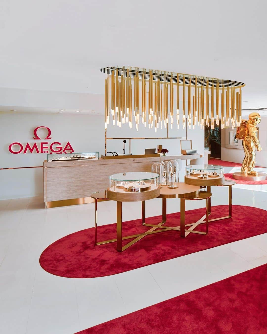 オメガさんのインスタグラム写真 - (オメガInstagram)「Opening new doors in Hong Kong. Our OMEGA Boutique at the K11 Musea is a must-see destination both inside and out.  #OMEGA」12月15日 3時31分 - omega