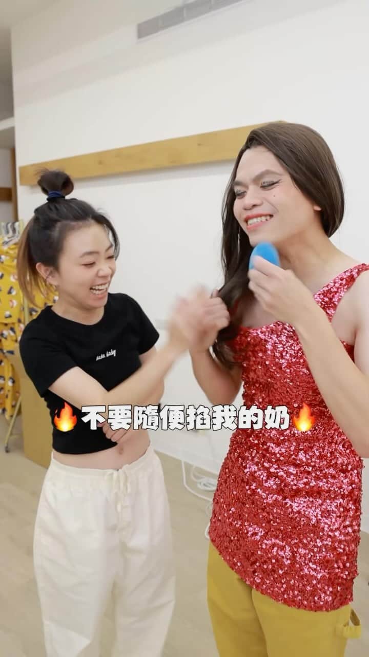 蔡阿嘎のインスタグラム：「應該有比薔薔美吧我？😏 #蔡阿嘎 #唯一支持薔薔提告」