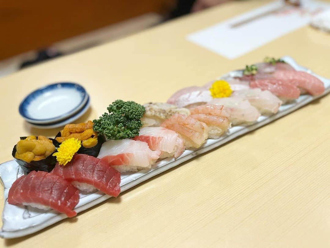 中川真依さんのインスタグラム写真 - (中川真依Instagram)「. 久々のまるちゃん🍣🤭✨  控えめに言って最高でした〜🤤🍺💕  #小松市 #寿司好き #最高 #ビール片手に #娘はのりとご飯😂 #ごちそうさまでした」12月14日 22時22分 - maimai.47