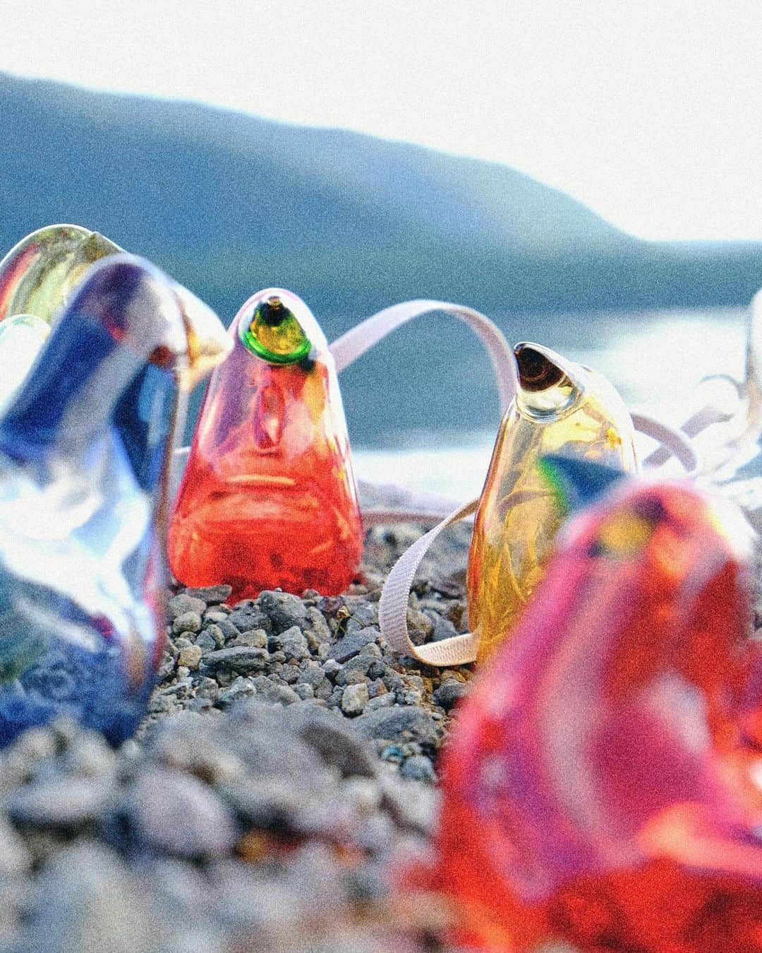 小関裕太さんのインスタグラム写真 - (小関裕太Instagram)「【IITTALA クリスマスピクニック】＊   ——————————————————  楽しそうな兄弟を見て 賑やかな声が集まってきた。  楽しそうなところには たくさん集まってくる 楽しそうな雰囲気はみんなを幸せにする。  賑やかな声に囲まれ より楽しさが、増す。 仲間が増えて大喜び！  ——————————————————  #バードバイトイッカ #シエッポ  #ガラスバード　  @iittala @iittala_japan  #イッタラ #iittala #merrymode #pr」12月14日 22時39分 - kotobanoamarinaitokoro