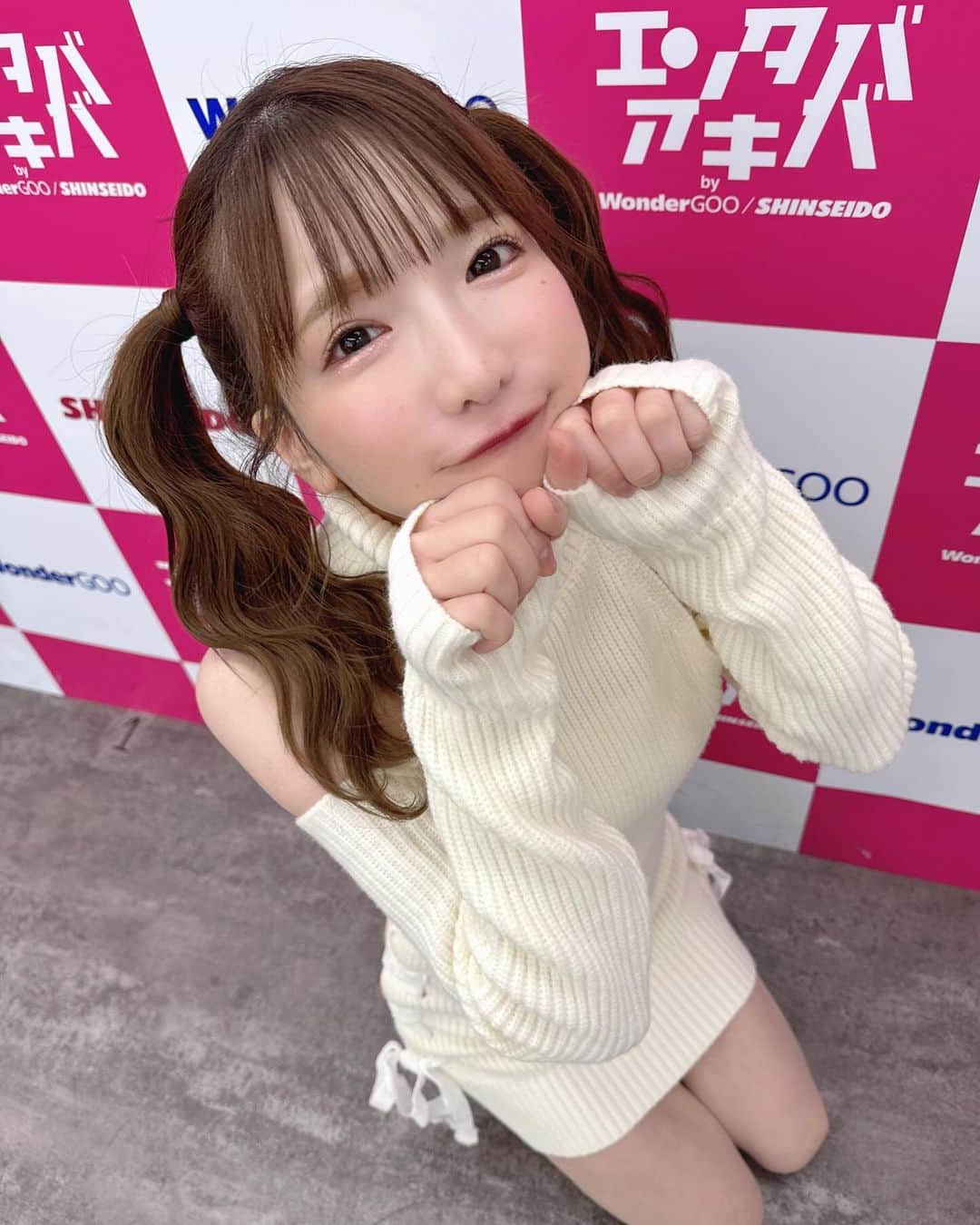 もえのあずきのインスタグラム：「にゃんにゃんにゃんリリイベ🐈🤍 #にゃんにゃんにゃん#もえあず#ツインテール#もえあずヘア」