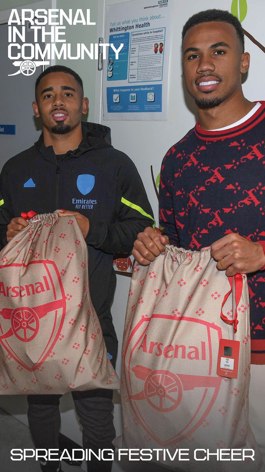 アーセナルFCのインスタグラム：「Last week our men’s and women’s first-team players and club staff visited our communities across north London as we furthered our connection and relationships with those in the local area 🎅🤝」