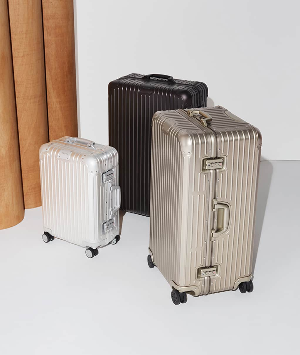 リモワのインスタグラム：「Seamless journeys begin with trusted companions — the RIMOWA Original Cabin in Silver, the Original Check-In L in Black and the Original Trunk Plus in Titanium.  #RIMOWA #RIMOWAoriginal」