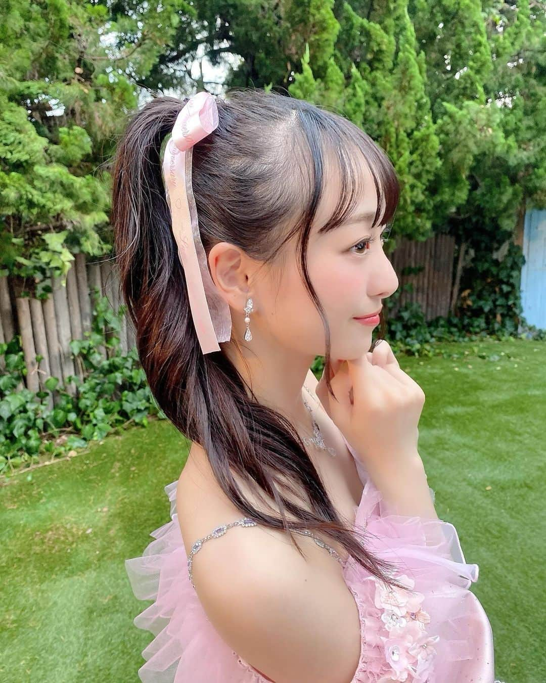 瀧脇笙古さんのインスタグラム写真 - (瀧脇笙古Instagram)「🎀＝LOVE衣装本ときめきを纏って🎀 ⁡ ⁡ ⁡ 本日発売です👗✨ ⁡ ⁡ 本当に素敵な衣装がたくさんで 改めて感謝の気持ちです！ ⁡ 懐かしい気持ちになったりします！ ⁡ 細部まで見れるので、たくさんの方の元に届くといいな💭 ⁡ ⁡ ⁡ ⁡ #イコラブ衣装本」12月14日 23時14分 - takiwaki_shoko_