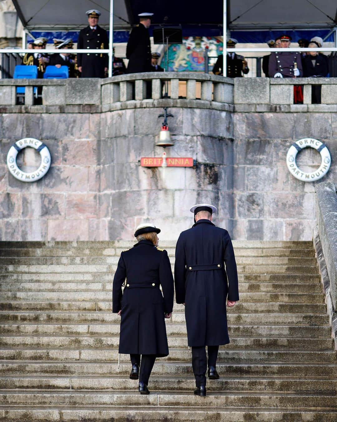 ウィリアム（ケンブリッジ公）さんのインスタグラム写真 - (ウィリアム（ケンブリッジ公）Instagram)「Congratulations to the remarkable Young Officers on your Passing Out Parade.  Your dedication, discipline and hard work have brought you to this significant milestone as you embark on this incredible journey of duty and service around the world ⚓️」12月15日 0時20分 - princeandprincessofwales