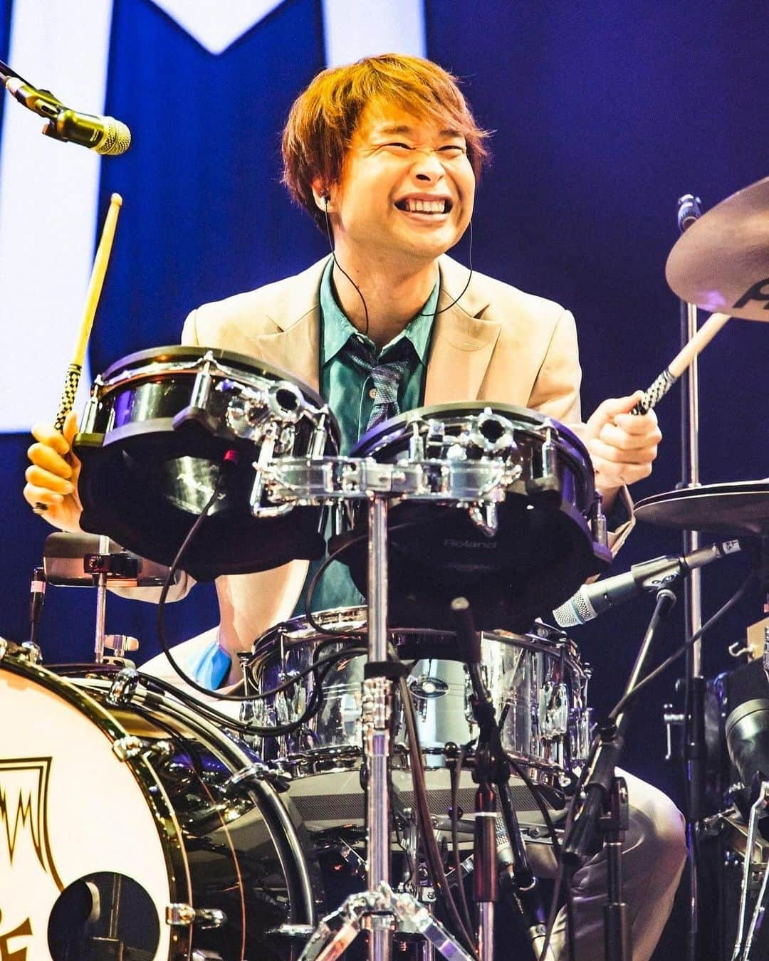 東京スカパラダイスオーケストラのインスタグラム：「🥁Happy Birthday 欣ちゃん🥁  ライブ📸青木カズロー  #茂木欣一 #欣ちゃん #お誕生日 #スカパラ」