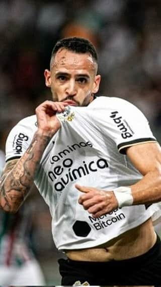 コリンチャンスのインスタグラム：「Ao REI, o agradecimento eterno da Fiel! 8️⃣🖤  #ObrigadoRenatoAugusto #VaiCorinthians」