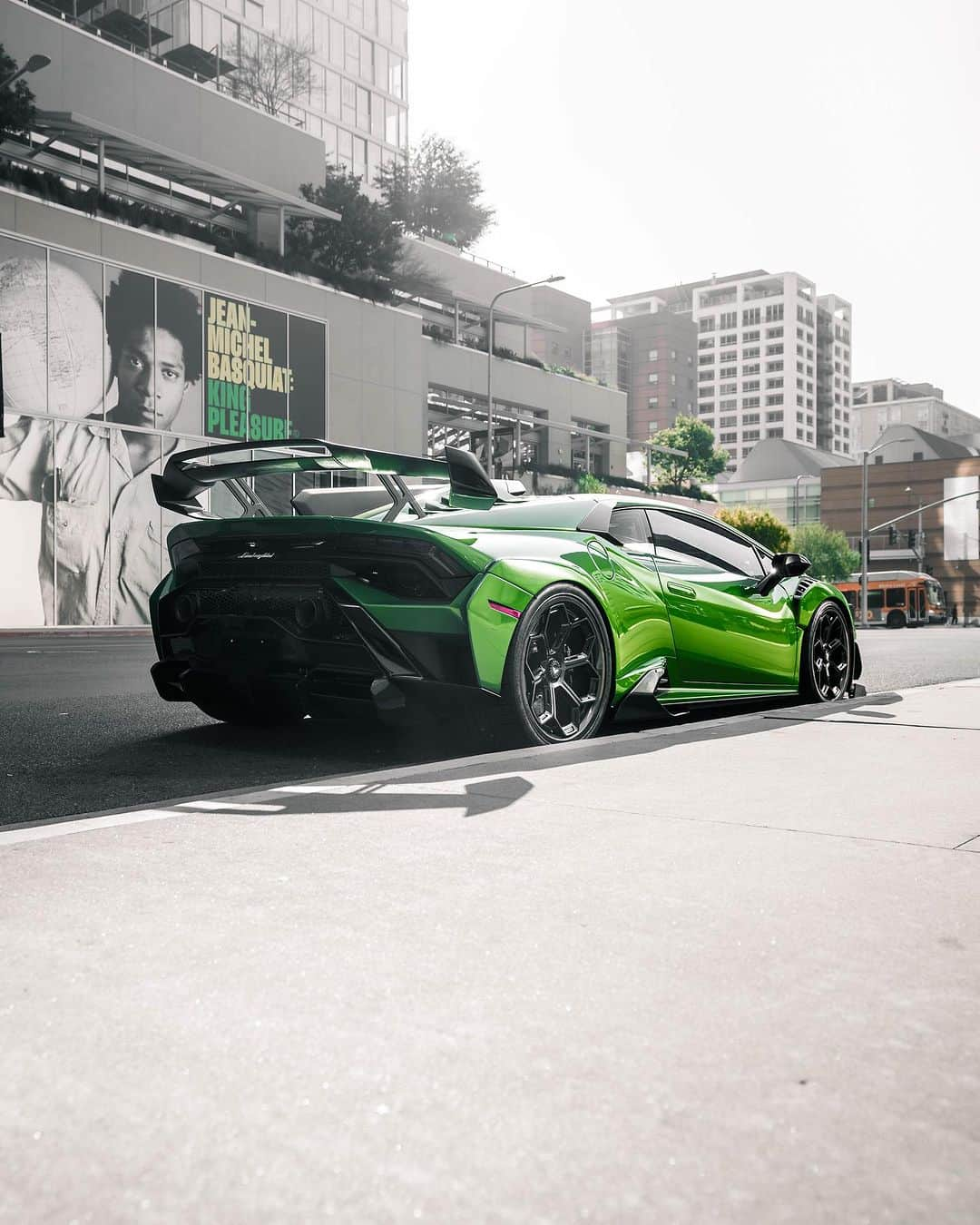 CARLiFESTYLEさんのインスタグラム写真 - (CARLiFESTYLEInstagram)「A symphony in green and carbon sheen! 💚 @gintani Lamborghini STO featuring our Carbon Aero Program and the bold Forged VC-322 wheels is a force to be reckoned with. What aspect caught your attention first? Let us know! ___________________   #lamborghini #huracan #sto #huracansto #lamborghinihuracan #huracantalk #amazingcars247 #cargram #carlifestyle #carsofinstagram #exoticcars #forged #forgedwheels #carbonfiber #vorsteiner」12月15日 0時45分 - carlifestyle