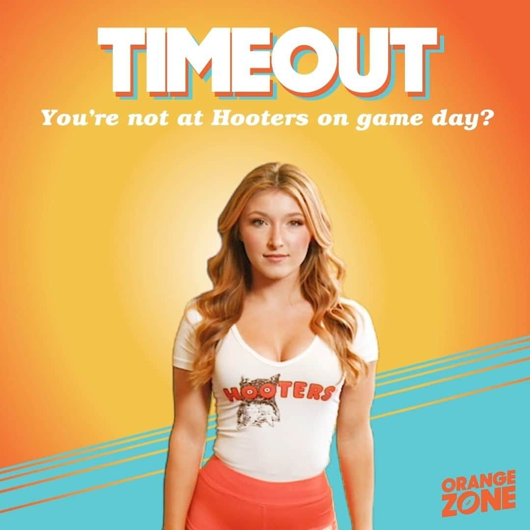 Hootersのインスタグラム：「It’s game day… Get in the Orange Zone 🏈🦉  @scarlett_knight @hooterspearland」