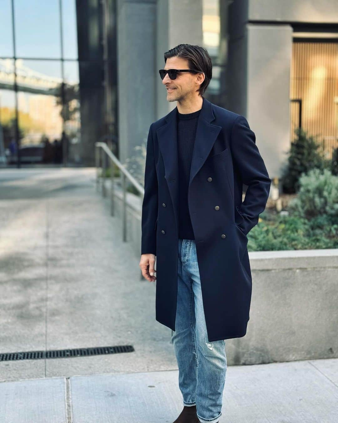 ヨハネス・ヒューブルのインスタグラム：「Limited Edition Johannes Huebl x Anton Meyer Double breasted military inspired wool coat 🛍️ Happy Holiday Shopping - available tomorrow at @antonmeyer」