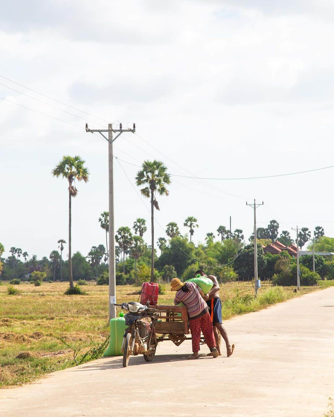 Shunsuke Miyatakeのインスタグラム：「People in 5 villages / From 17 Triggers field research for Behavioral Assessment   Cambodia is aiming for 100% ODF in 2025. 85% is current national ODF rate.  25% OD in rural areas.  How might we achieve this goal? We set our vision of perfect for this project.  We want: poor households and people who are living in sanitation challenging areas (SCE) in Preah Vihear and Kampong Thom  to: build and use latrines consistently and stop open defecation  so that: we can improve sanitation in Cambodia.  We went to field research for 5days  and spoke to 64 people through HCD methods.  It was my first field research in 17 Triggers. We tried our best to grasp the people’s behaviors and insights from morning till late everyday for 5days. It was super remote and tiring research but we could grasp some. Now we are setting our strategic directions based on our findings. Stay tuned.  These are some photos from each village.   Kampong Thom / Stoung  (1-2)DAY1: Chenloh Village, Banteay Stoung Commune  (3-4)DAY2: Sor Lagneach Village, Pro Lay Commune (5-6)DAY3: Doun Sderng Village, Peam Bang Commune  Preah Vihear / Rovieng (7-8)DAY4: Ovleok Village, Romdoah Commune / Rumchek Village, Romoneiy Commune  (9-10)DAY5: Srae Village and Olong Village, Reap Roy Commune」