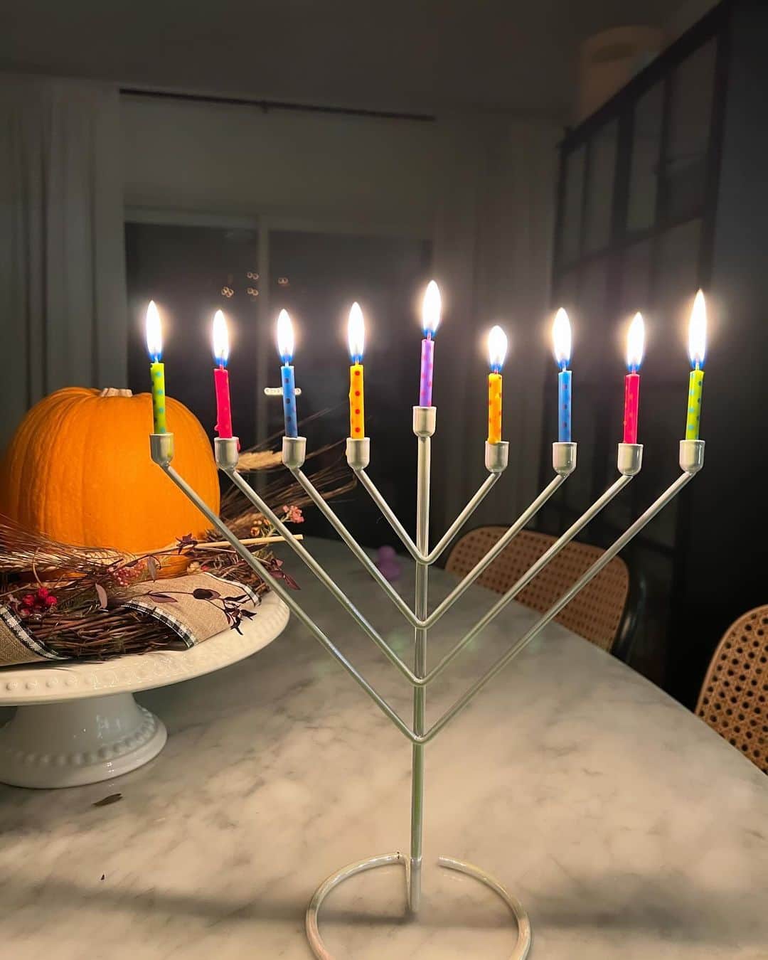 アロナ・タルのインスタグラム：「Happy Hanukkah.」