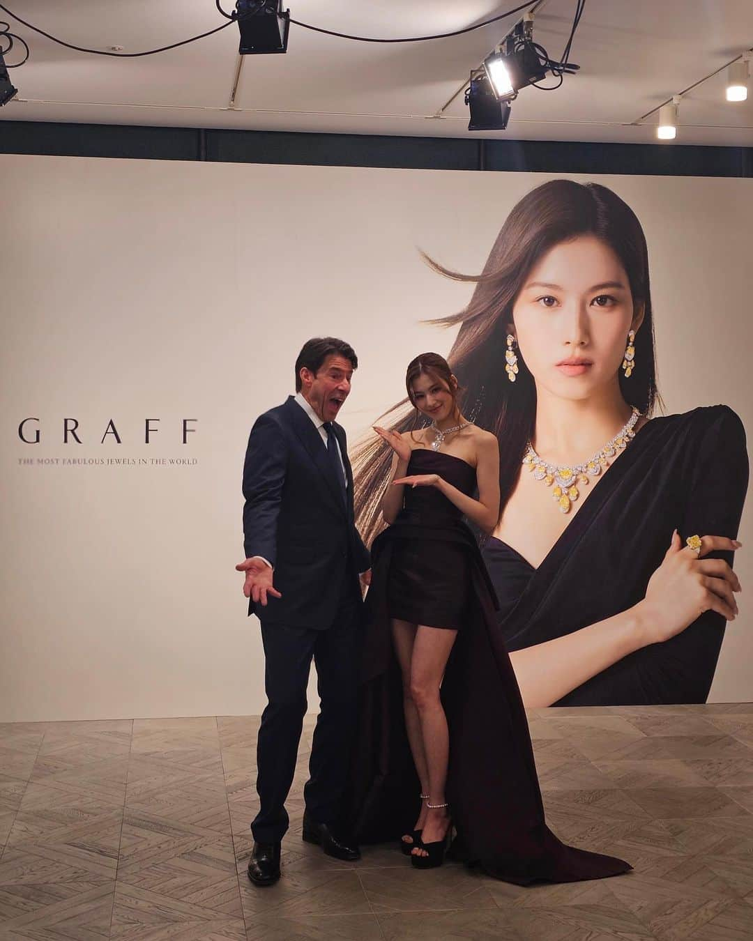 さなさんのインスタグラム写真 - (さなInstagram)「Francois @graff 🖤 I'm so looking forward to seeing you again🩶 Graff familyの皆さんとまた一つ新しい思い出ができ嬉しいです🤍」12月15日 11時29分 - m.by__sana