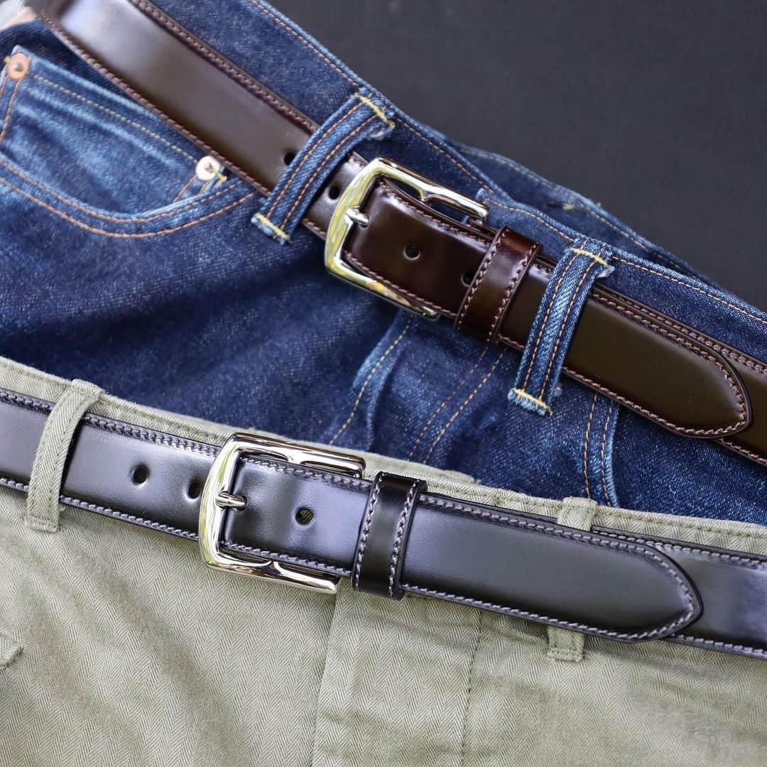 ラコタハウスさんのインスタグラム写真 - (ラコタハウスInstagram)「NEW ARRIVAL  THE LAKOTA HOUSE ORIGINAL CORDOVAN HARNESS BUCKLE BELT  LHB-001 MATERIAL：CORDOVAN COLOR：BLACK、BURGUNDY SIZE：30“～40” BUCKLE WIDTH：32mm PRICE：￥36,300-(inc.Tax) STORE：ラコタハウス全店舗、ラコタハウスEC  詳しくは、弊社HP内のJOURNALをご覧ください。  #alden #aldenshoes #thelakotahouse #cordovan #オールデン #ラコタハウス #コードバン」12月15日 12時11分 - thelakotahouse