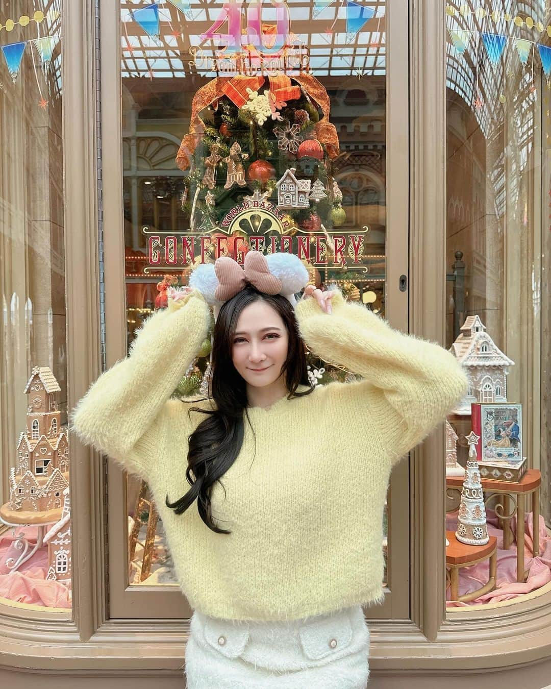 漢娜Hannahさんのインスタグラム写真 - (漢娜HannahInstagram)「Disney day 🤍🤍🤍  聖誕節的迪士尼人好多 毛衣 毛毛裙 @wave_shine   #japan #disney #disneyland #日本 #迪士尼 #迪士尼樂園 #waveshine」12月15日 12時17分 - callmetsts