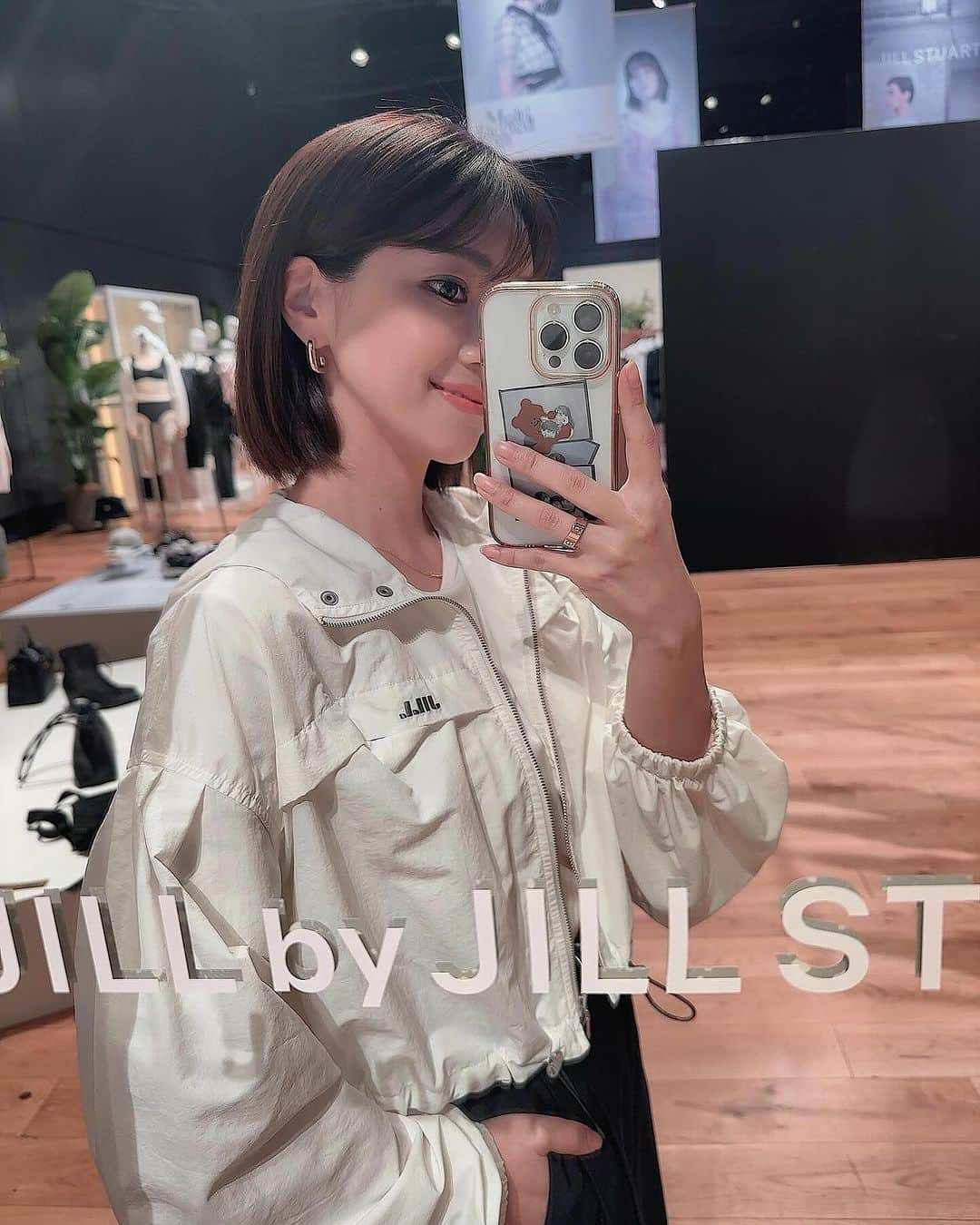 喜田彩子さんのインスタグラム写真 - (喜田彩子Instagram)「⁡ ⁡ JILL STUART 2024 SS Collection展示会へ♡ @jillstuart.jp @jillbyjillstuart_official  ⁡ ​​​2024 SSシーズンは @leejeansjp @newerajapan @shaka_footwear @edwin_japan @peachjohn_official などとのコラボが発表されたり 新ライン［W/J with JILL STUART］のデビューがあったり カジュアルだったり大人、スポーティ、 様々なテイストのお洋服やランジェリーまであって とても見応えのある展示会でした！ ⁡ 娘と一緒に使えそうなアイテムも多くて 娘と相談しながら色々オーダーする予定🤍🩶 ⁡  #PR #JILL_24SS #JILLSTUART #ジルスチュアート #WJ_withJILLSTUART」12月15日 12時18分 - ayacokida