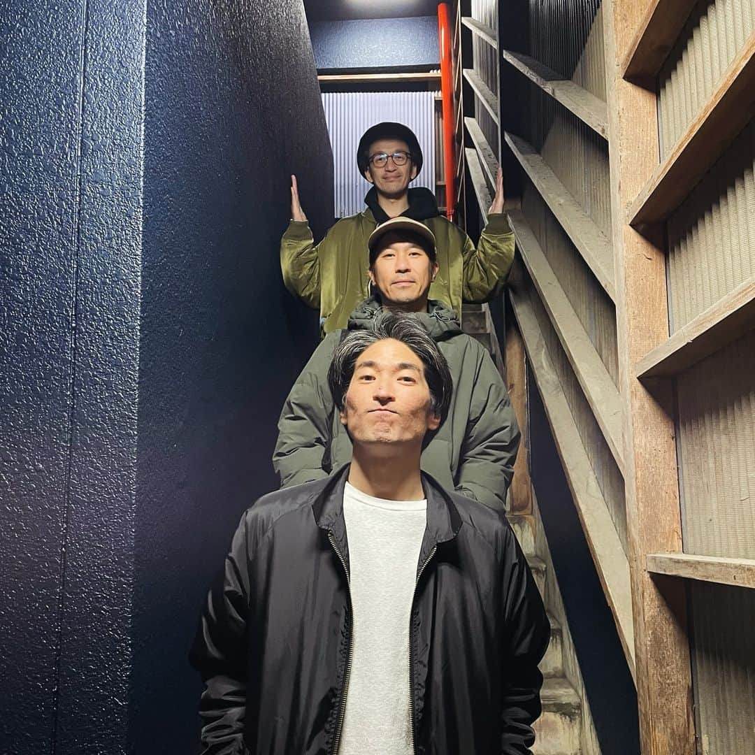 渡邊忍のインスタグラム：「‎【ついに明日】 ‎僕らASPARAGUSは ‎12/16(土)横浜F.A.Dにて ‎ASPARAGUS ONEMAN SHOW ‎Green or White ‎オレたちアスパラガスが ‎グリーン🍵なのかホワイト🍚なのか ‎そんな醜い争いなんかやめて ‎お茶漬けにしてピラ〜っと〆ちまおうぜ🤪 ‎横浜サタデーナイトで ‎Be Together٩( ᐛ )و♬  https://eplus.jp/sf/detail/3963340001」