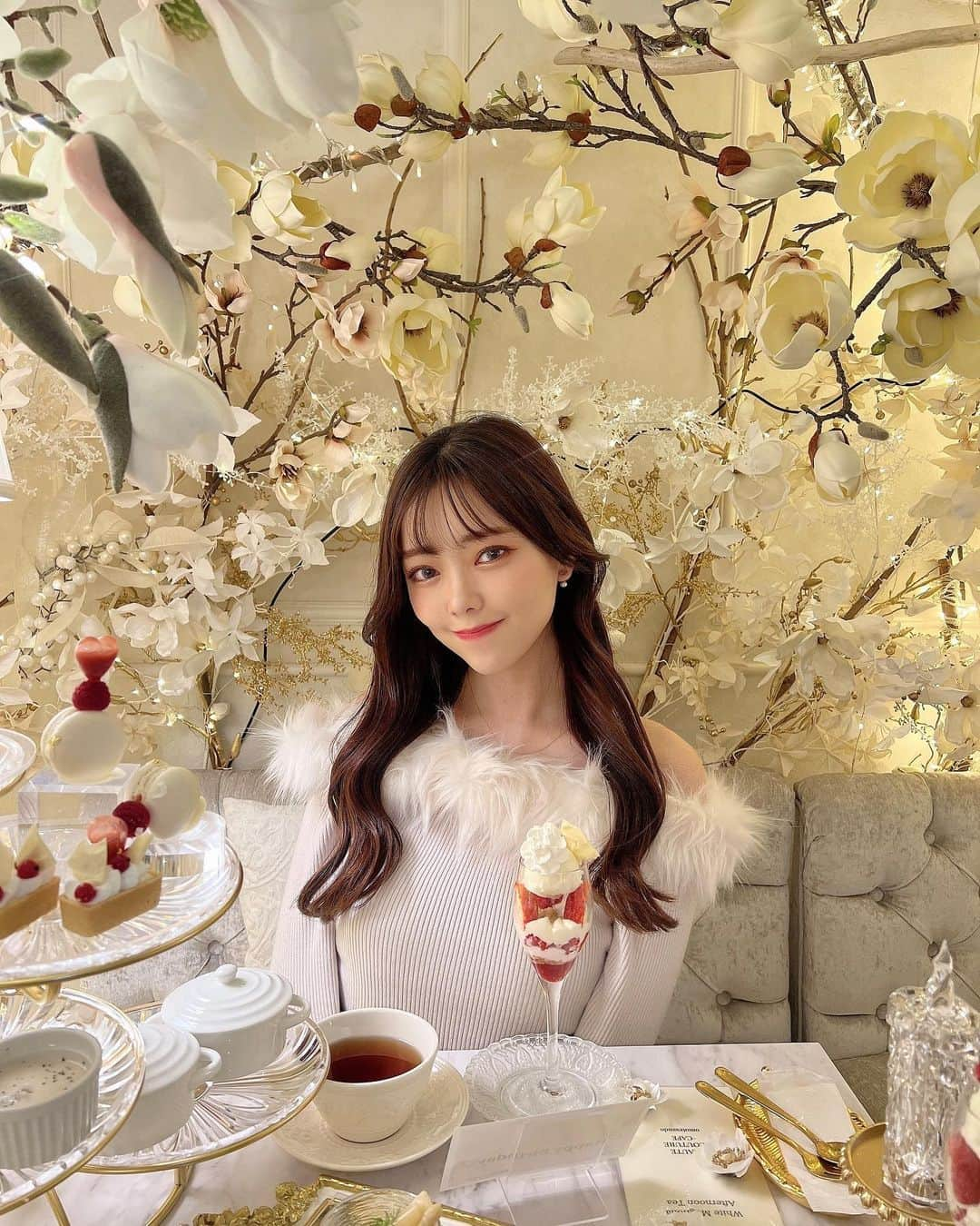 佐々木柚香さんのインスタグラム写真 - (佐々木柚香Instagram)「🍓🍰🌷🫖 アフヌンいったとき🤍🤍 とっても可愛い空間だった。。❤︎❤︎ この世界観作った人天才🪄  #アフタヌーンティー #アフヌン #表参道カフェ   #バーレスク #バーレスク東京 #バーレスク東京ゆか #バーレスクダンサー #アイドル #推し #推し活 #推し事 #ヲタク #六本木 #六本木キャバクラ #六本木キャバ嬢 #歌舞伎町 #歌舞伎 #可愛い女の子 #日本 #burlesque #burlesquetokyo #japan #japangirl #roppongi #tokyo」12月15日 3時38分 - yuka_burlesque