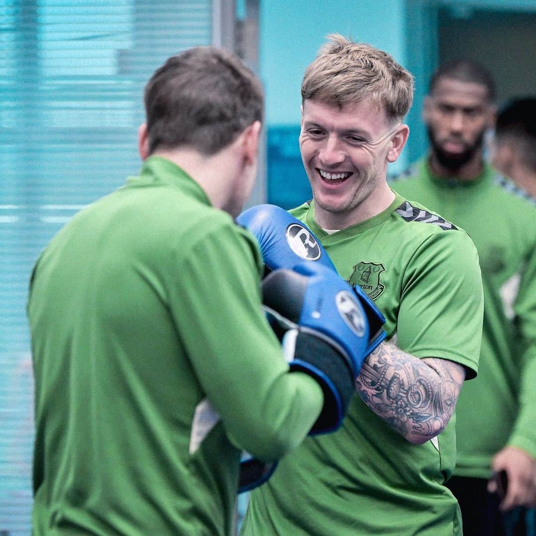 エヴァートンFCさんのインスタグラム写真 - (エヴァートンFCInstagram)「🥊🥊」12月15日 4時33分 - everton