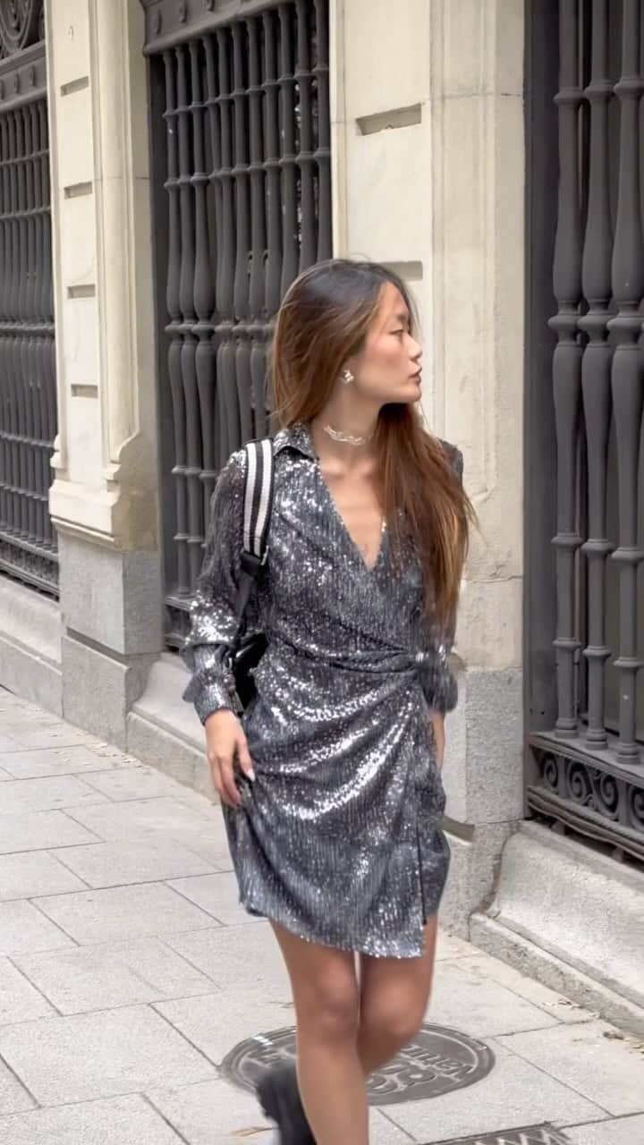 デシグアルのインスタグラム：「@paulamisert fresh from the glamroom and ready to dazzle. Get the sparkling magic at desigual.com.​  #DesigualxMe #NewDesigual」