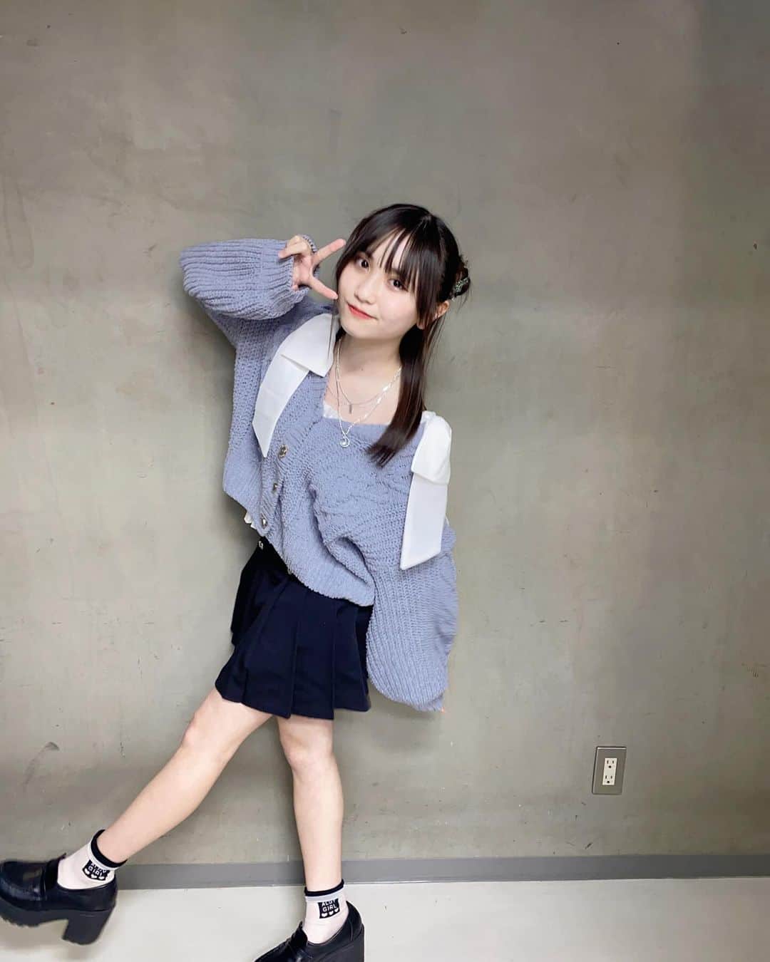 櫻井佑音さんのインスタグラム写真 - (櫻井佑音Instagram)「おNewの洋服だよ🩵𓈒𓂂𓏸 青カーディガンだよ☺︎ だよだよ」12月15日 7時33分 - yuneyune00