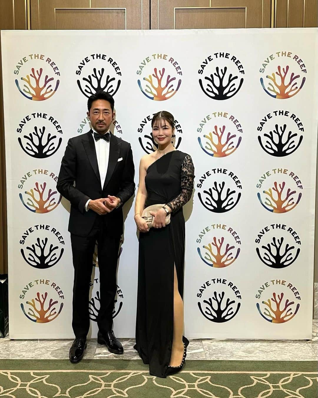 國分晴奈さんのインスタグラム写真 - (國分晴奈Instagram)「❤︎ Elegant Office's Award Charity Gala Dinner✨  美しい珊瑚礁を守る 一般社団法人セーブ・ザ・リーフ 支援のためのチャリティーパーティー に参加させて頂きました。  先日のクリスマスパーティーとは ガラリと雰囲気を変えて  大人っぽいドレスに合わせて 髪はタイトにエキゾチックな雰囲気に♡  一緒に参加した皆さまの パーティーコーデも華やかでした😍  素敵なパーティーの様子は また投稿しますね❣️  #エレガントオフィサーズアワード  #チャリティーガラパーティー  #ガラディナー #セーブザリーフ #ガラパーティー #パーティーコーデ」12月15日 7時56分 - haruna.kokubun