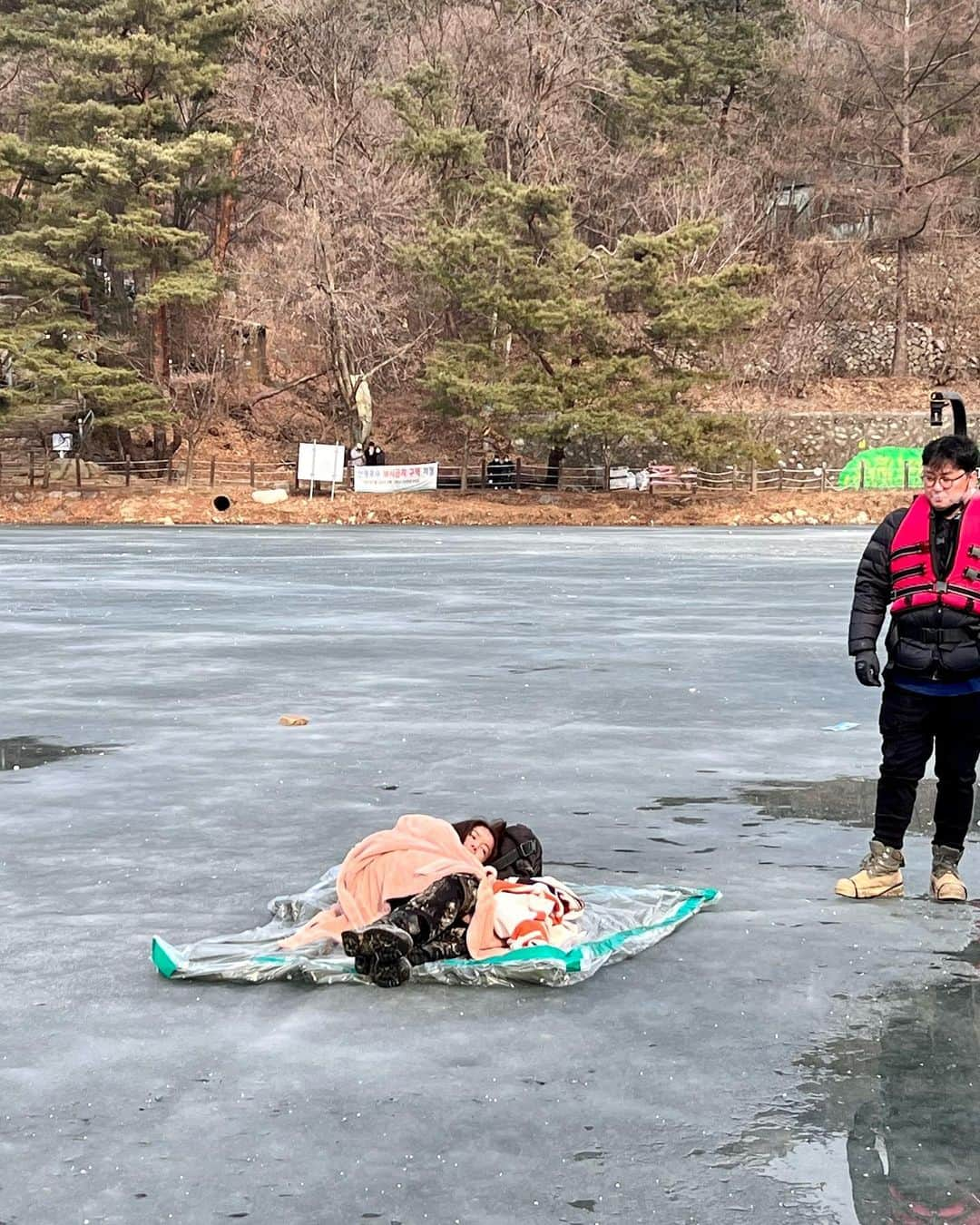 イ・シヨンさんのインスタグラム写真 - (イ・シヨンInstagram)「🫶🏻 스위트홈의 봄 여름 가을 겨울✨ #sweethome #넷플릭스」12月15日 8時52分 - leesiyoung38