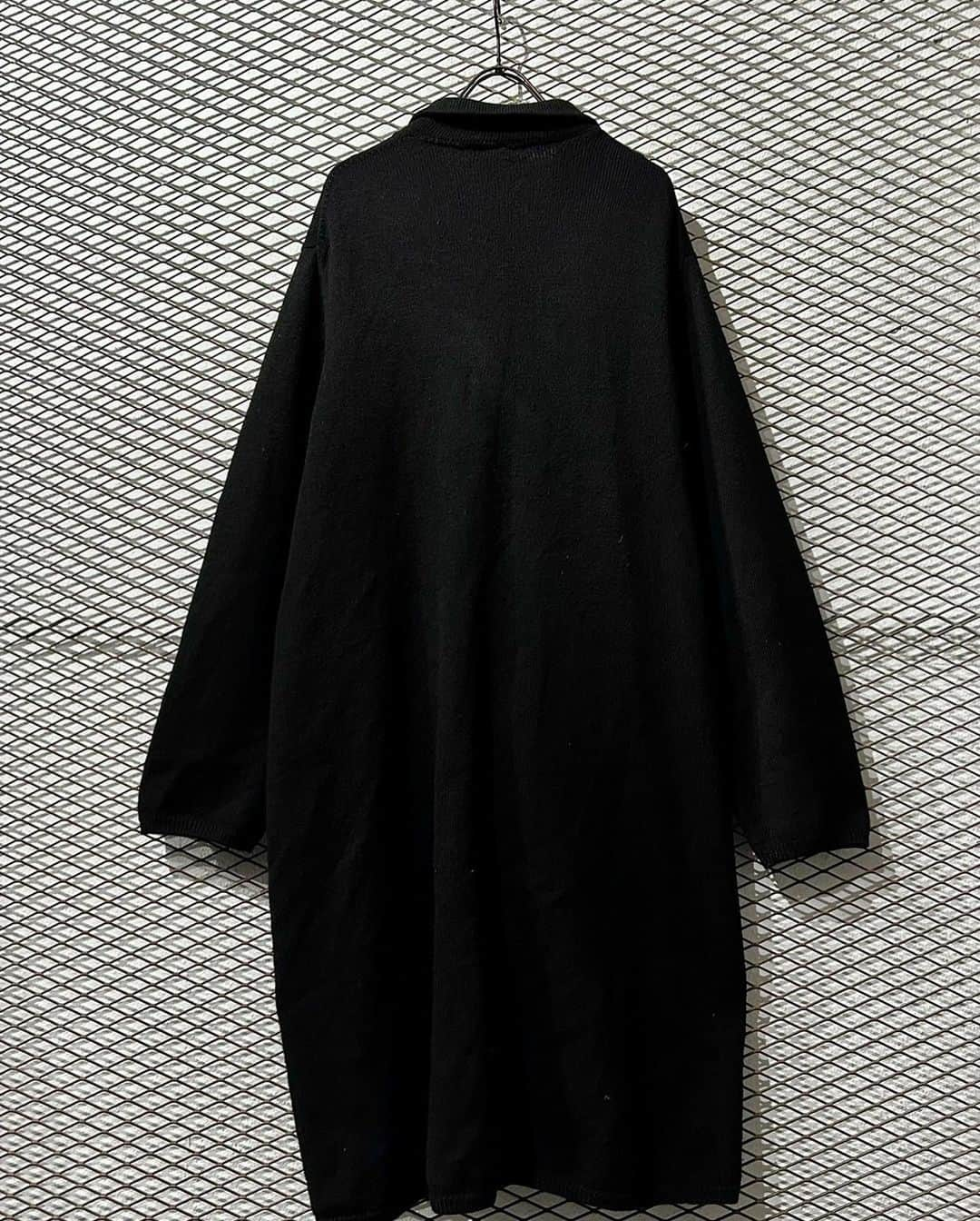 dudeさんのインスタグラム写真 - (dudeInstagram)「【 NEW ARRIVAL 】 ・ Y's - Design Long Knit Jacket ・ ・ ・ こちらの商品はdudeアカウントプロフィールのURL「dude online」より通販可能な商品となっております ・ @dude_harajuku @dude_harajuku_daily」12月15日 9時29分 - dude_harajuku