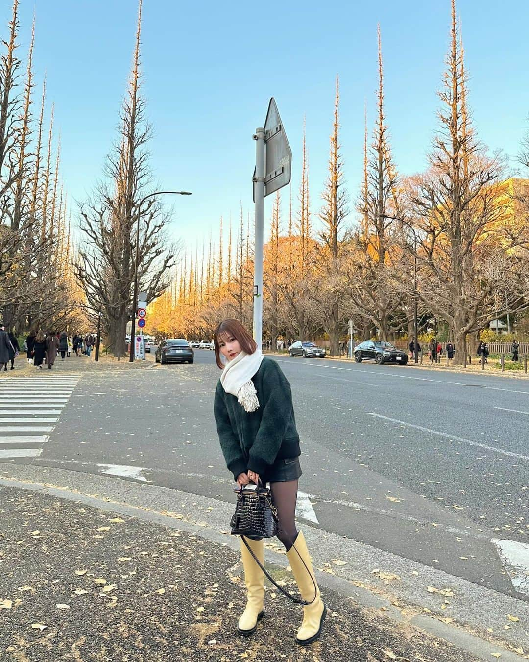 山内あいなのインスタグラム：「🍁💛」