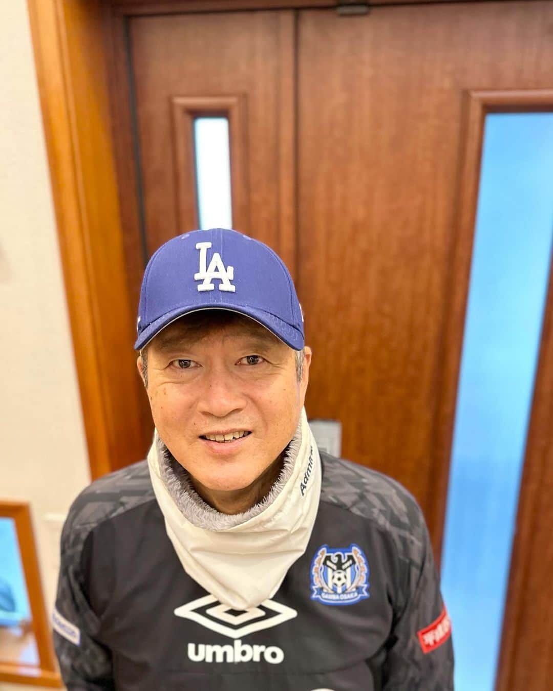 金石昭人さんのインスタグラム写真 - (金石昭人Instagram)「カネやん野球⚾️  ワシもドジャース⚾️🧢⚾️🧢  大谷翔平というのは 本当に凄い選手やなぁ😄  負けてないのは身長だけや😂 よく考えたら日本ハムファイターズの後輩でした😁  どや  #カネやん野球 #ドジャース #キャップ 被ってみた #どや」12月15日 10時23分 - kaneishiakihito