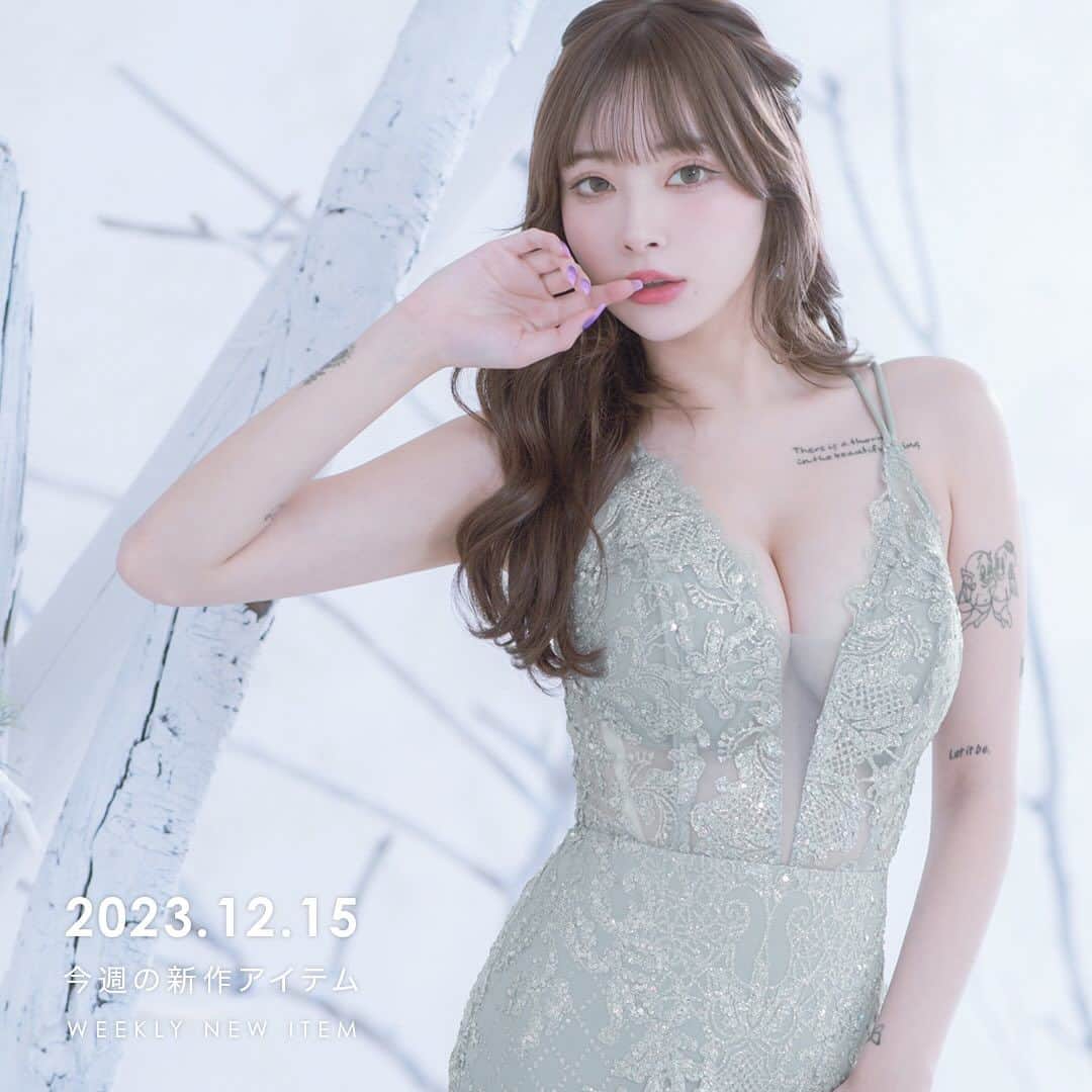 ドレスショップTIKA公式さんのインスタグラム写真 - (ドレスショップTIKA公式Instagram)「✼••┈┈••✼••┈┈••✼••┈┈••✼••┈┈••✼ 𝓦𝓮𝓮𝓴𝓵𝔂 𝓝𝓮𝔀 𝓐𝓻𝓻𝓲𝓿𝓪𝓵 ✼••┈┈••✼••┈┈••✼••┈┈••✼••┈┈••✼  今週も冬っぽアンニュイな新作がたくさん登場♡ 白い吐息が似合うドレスで可愛いあなたに🧸💞   #キャバドレスはtika  #キャバドレス通販  #キャバ #キャバ嬢  #キャバドレス #キャバクラ  #ラウンジ #ラウンジ嬢  #ラウンジドレス  #ガールズバー #コンカフェ #ロングドレス  #美人 #美女」12月15日 10時34分 - dress_tika