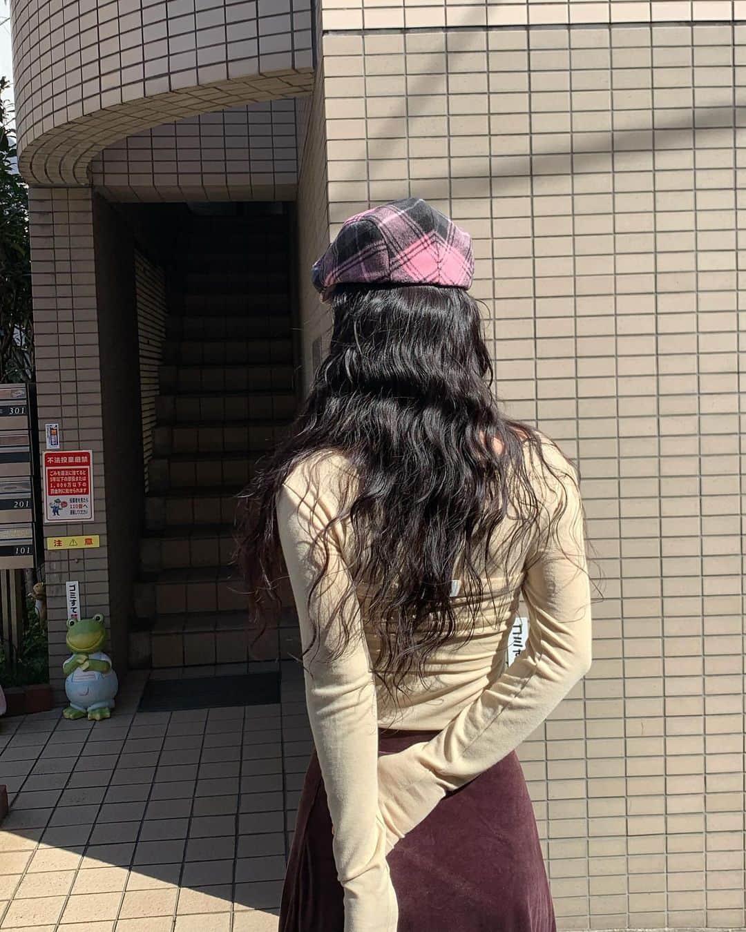 solsolさんのインスタグラム写真 - (solsolInstagram)「ㅇi 감성 공감ㅎr는 ㅅr람만 모여..👍🏻🩷🖤」12月15日 20時40分 - solwlyy