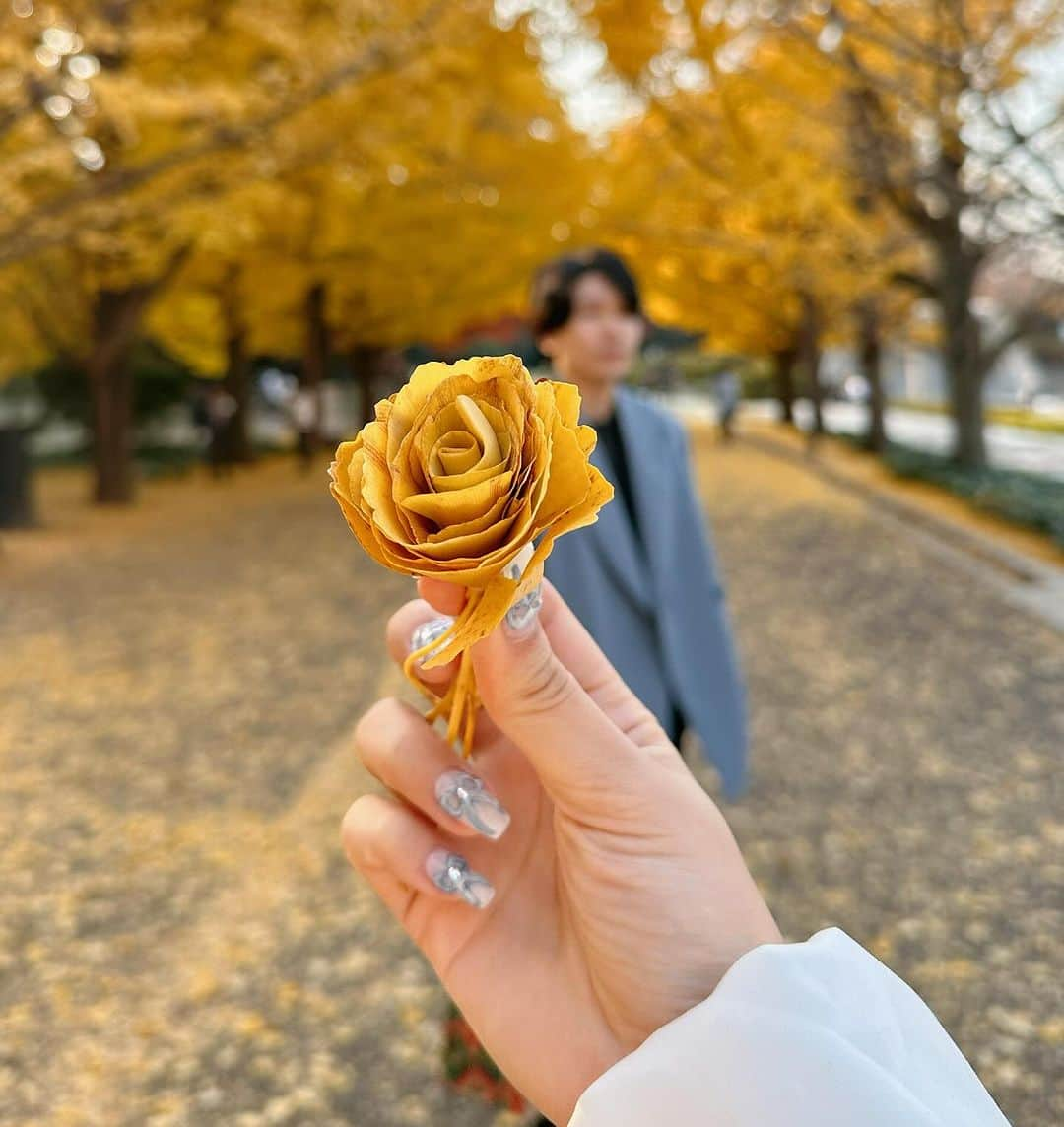 うじたまいさんのインスタグラム写真 - (うじたまいInstagram)「おもひでぽろりん🍁🍁🍁  1.盛れたの 2.落ち葉のはな 3.コーデ映える撮り方 4.3の真似 5.ﾉﾘﾉﾘ🎶  @taca_m_drs   #fyp #ootd #couple」12月15日 20時46分 - ujitama0