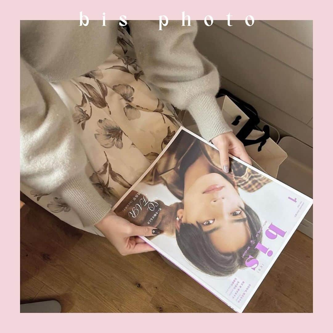 bis_web bis [ビス] さんのインスタグラム写真 - (bis_web bis [ビス] Instagram)「⋱ みんなのbisフォト🩷 ⋰  発売中の《#𝗯𝗶𝘀𝟭月号》をかわいく撮ってくれた みんなのフォトをシェアします🫶🏻 ゲットしてくれたら #bis置き画 と @bis_web を タグづけして写真を投稿してみてね📸🏷️🎀  ⋰  𝐓𝐡𝐚𝐧𝐤 𝐲𝐨𝐮! @_kysho0  @meme_kyohe  @____rsk.r  @kyo.5st_.love  @mil__9o  @maru___kyo228   ⋱   #bis_web」12月15日 21時00分 - bis_web