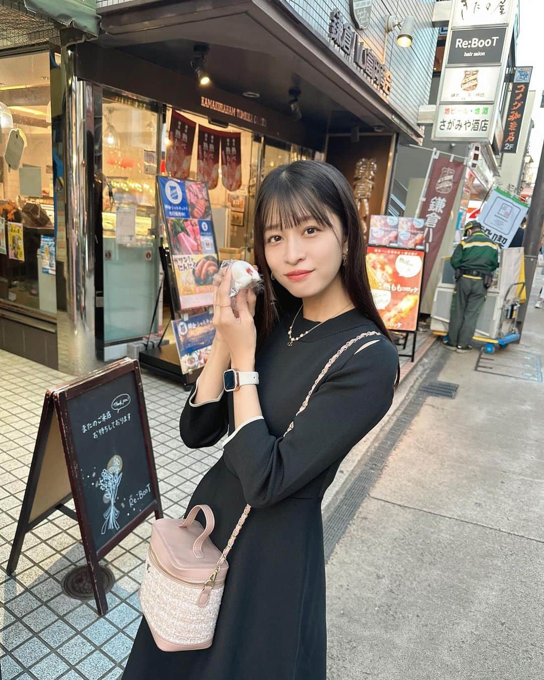 四島早紀さんのインスタグラム写真 - (四島早紀Instagram)「鎌倉で食べ歩きした日‎☁️ˎˊ˗  沢山食べてお腹いっぱいになりました🤤🤤 レモンサワーも飲んだ🥂🤭  食べ歩き楽しかった🚶♡  #instagood #instalike #likeforlikes #likeforfollow #followme #fff #japanese #japanesegirl #黒髪 #黒髪ロング  #photography #コーデ #ootd #jusglitty #dior #秋 #鎌倉 #鎌倉観光 #鎌倉グルメ #鎌倉散歩 #鎌倉食べ歩き」12月15日 21時17分 - saki_shishima