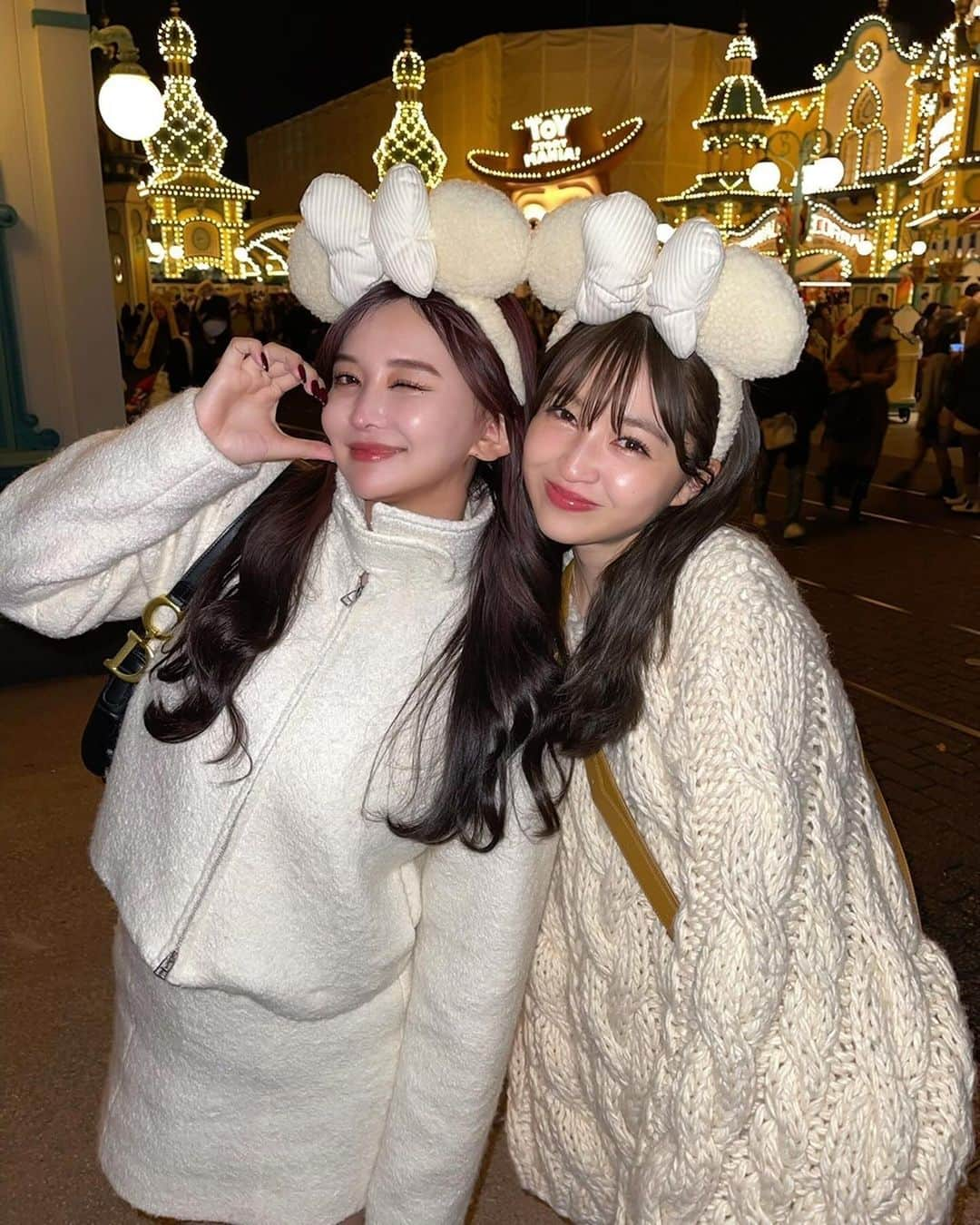 上西星来さんのインスタグラム写真 - (上西星来Instagram)「Christmas Disney🎄🤍🎀  こんな寛大な心になりたい...と常に思う　@shirakur_a ♡  #クリスマスディズニー #東京ディズニーシー #ディズニーコーデ  #disneysea」12月15日 21時17分 - seira_jonishi_tpd