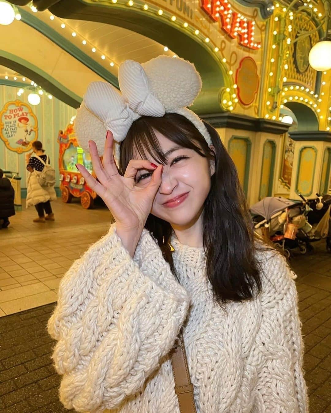 上西星来さんのインスタグラム写真 - (上西星来Instagram)「Christmas Disney🎄🤍🎀  こんな寛大な心になりたい...と常に思う　@shirakur_a ♡  #クリスマスディズニー #東京ディズニーシー #ディズニーコーデ  #disneysea」12月15日 21時17分 - seira_jonishi_tpd