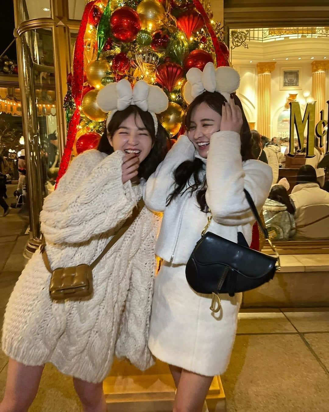 上西星来さんのインスタグラム写真 - (上西星来Instagram)「Christmas Disney🎄🤍🎀  こんな寛大な心になりたい...と常に思う　@shirakur_a ♡  #クリスマスディズニー #東京ディズニーシー #ディズニーコーデ  #disneysea」12月15日 21時17分 - seira_jonishi_tpd