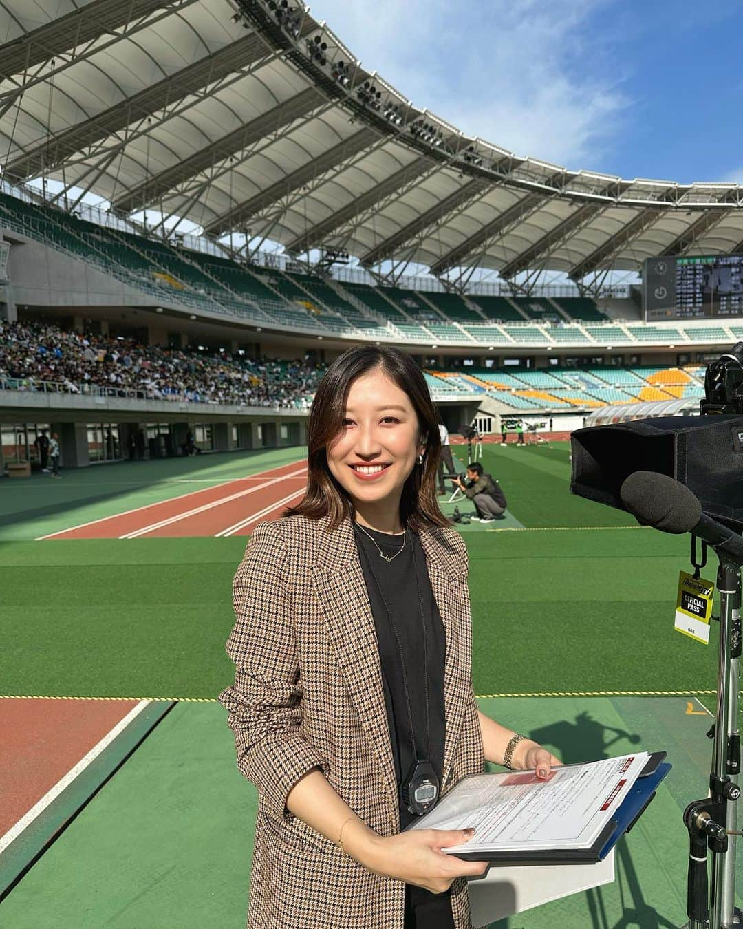 臼井佑奈さんのインスタグラム写真 - (臼井佑奈Instagram)「ベンチリポートがとても好きです！！ こんなに間近でサッカーが見られる幸せ、お伝えできる幸せはありません🎤  今年の高校サッカーでも担当させてもらいました！今月開幕する全国選手権の静岡代表、静岡学園の特集を先週からKICK OFF! SHIZUOKAでお届けしています☺️💚今週日曜もお楽しみに〜！！！  #載せてなかった写真 #高校サッカー」12月15日 21時31分 - yuna_usui