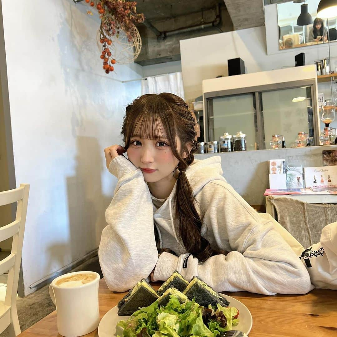 小川奈々子さんのインスタグラム写真 - (小川奈々子Instagram)「⁡ ⁡ 朝カフェ🥪  ⁡#fashion  #패션  #데일리#셀카 #팔로우 #오오티디  #셀카 #카페#fyp ⁡ #福岡カフェ」12月15日 21時39分 - __nchisan__