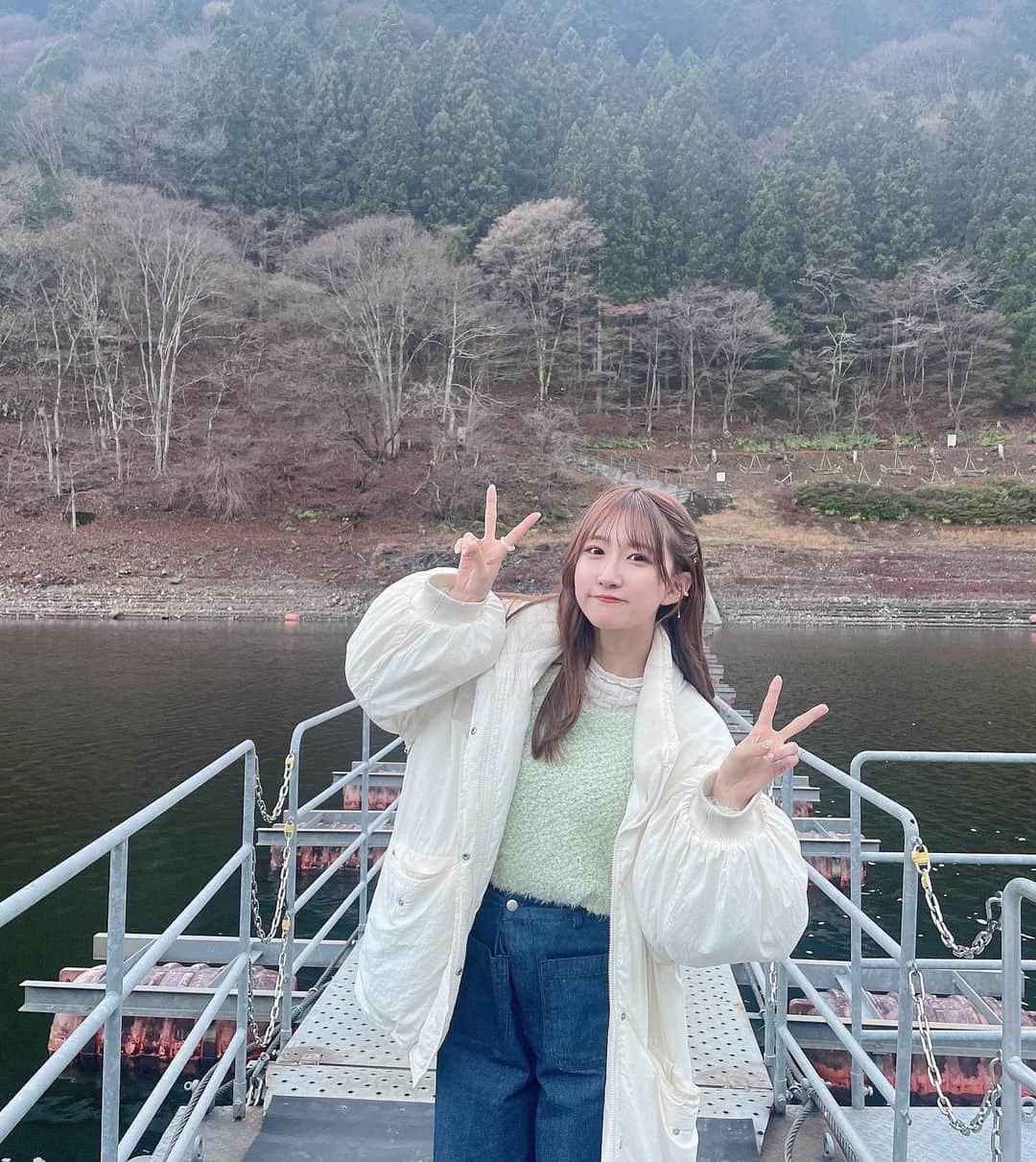 葵井るきさんのインスタグラム写真 - (葵井るきInstagram)「自然浴びた日🌿 奥多摩行ったよ〜〜〜🚗 定期的に自然浴びてリフレッシュするの大事！  この日はゆるだぼコーデ〜🍃👖  #奥多摩 #奥多摩湖 #奥多摩湖ドライブ #ドライブ #instalike #instagood #fashion #ootd #instagood #instalike #followme」12月15日 21時42分 - ruuki_gram_