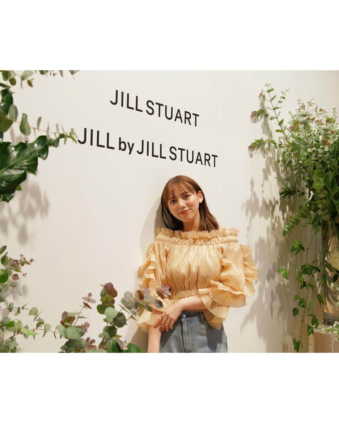 毛利愛美さんのインスタグラム写真 - (毛利愛美Instagram)「JILL by JILL STUART SS collection  @jillbyjillstuart_official の展示会へ行ってきました👚 SSも可愛いお洋服ばかりでした♡ 上下 @jillbyjillstuart_official のお洋服でお写真を撮って頂きました📷♡  #pr #JILL_24SS #JILLbyJILLSTUART #JILLby #ジルバイ #WJ_withJILLSTUART #JILLbyBASIC」12月15日 21時57分 - aimi_mouri