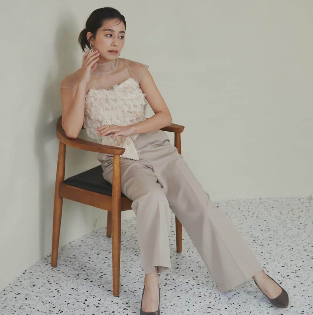 ラグナムーンさんのインスタグラム写真 - (ラグナムーンInstagram)「・ 【IN STORE NOW 】  MUST　BUY　DRESS PARTYシーズンや成人式、結婚式、お食事会… ドレスを着るイベントにおすすめ 着るだけでHAPPYになれる "MUST BUY"なDRESSをご紹介  #LADYカットジャガードベアパンツドレス price… ¥22,000+tax color...BEIGE/BLACK size...S/M  __________________________________ #lagunamoon #lagunamoon_com #lagunamoon_dress #dress #dressup #ドレス #ジャガード #パンツドレス #お呼ばれドレス #お呼ばれコーデ」12月15日 13時03分 - lagunamoon_com