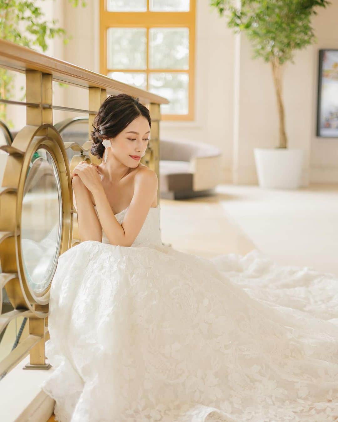 チャナナ沙梨奈さんのインスタグラム写真 - (チャナナ沙梨奈Instagram)「#ヒルトン東京お台場 で ウェディングモデルの撮影してきました♪  お気に入りの写真ありすぎて沢山載っけちゃいました🤭  どの写真が1番好きですか？♡ dress: @weddingsalon_inoue  photo: @eaqzworld」12月15日 13時03分 - chananasarina