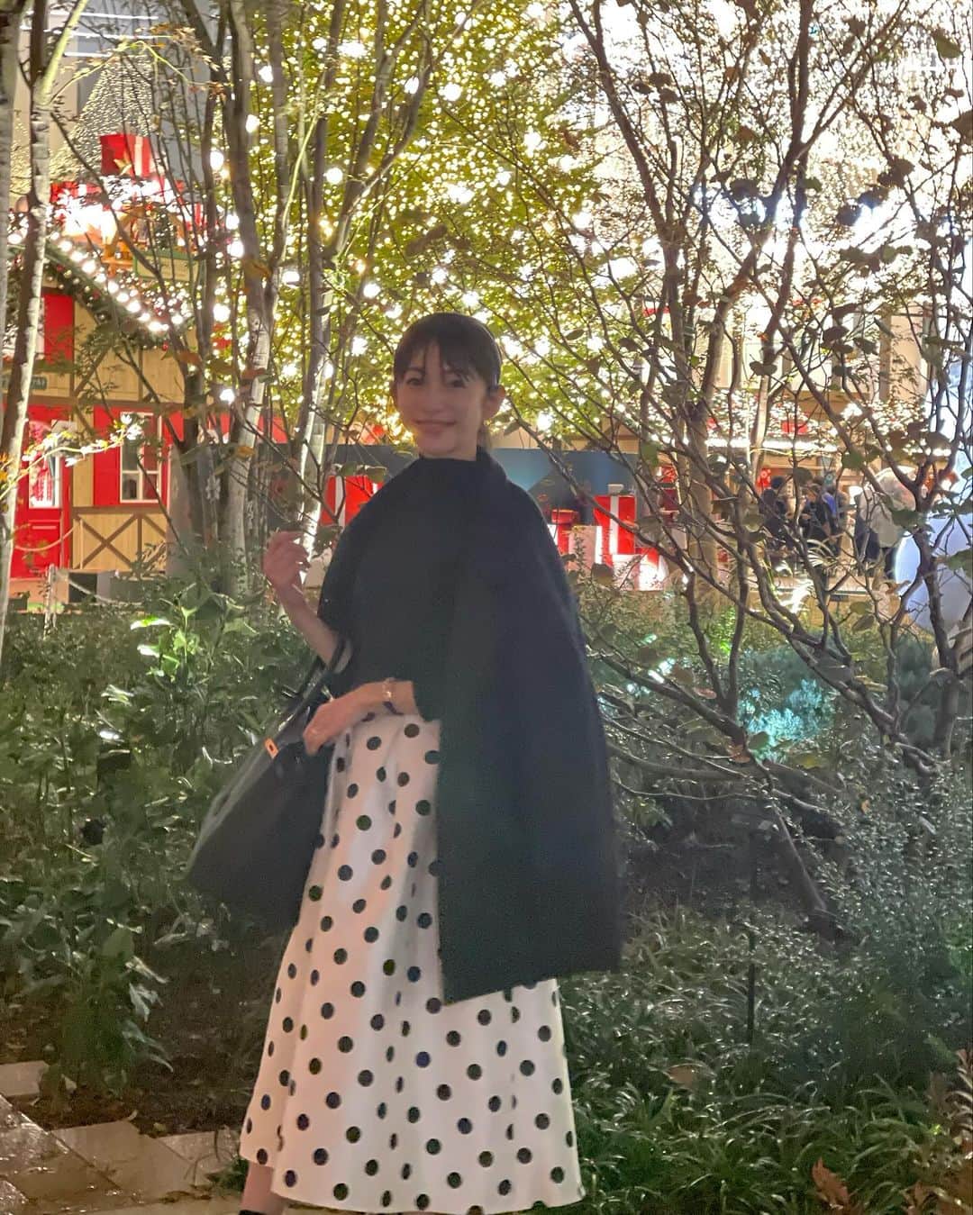 木本泉さんのインスタグラム写真 - (木本泉Instagram)「- クリスマスマーケットへ🎄⭐️  外苑前のクリスマスマーケットより私はこちらの無料の方が良かった😅w  可愛いスノーボールを購入✨ １つ買うとまた1つとコレクションしてしまいそうなので買わずにいたのですが、、、可愛くて🧦 1年に1個ずつにしよう、、、、w  #クリスマスマーケット#麻布台ヒルズ」12月15日 13時14分 - izumikimoto