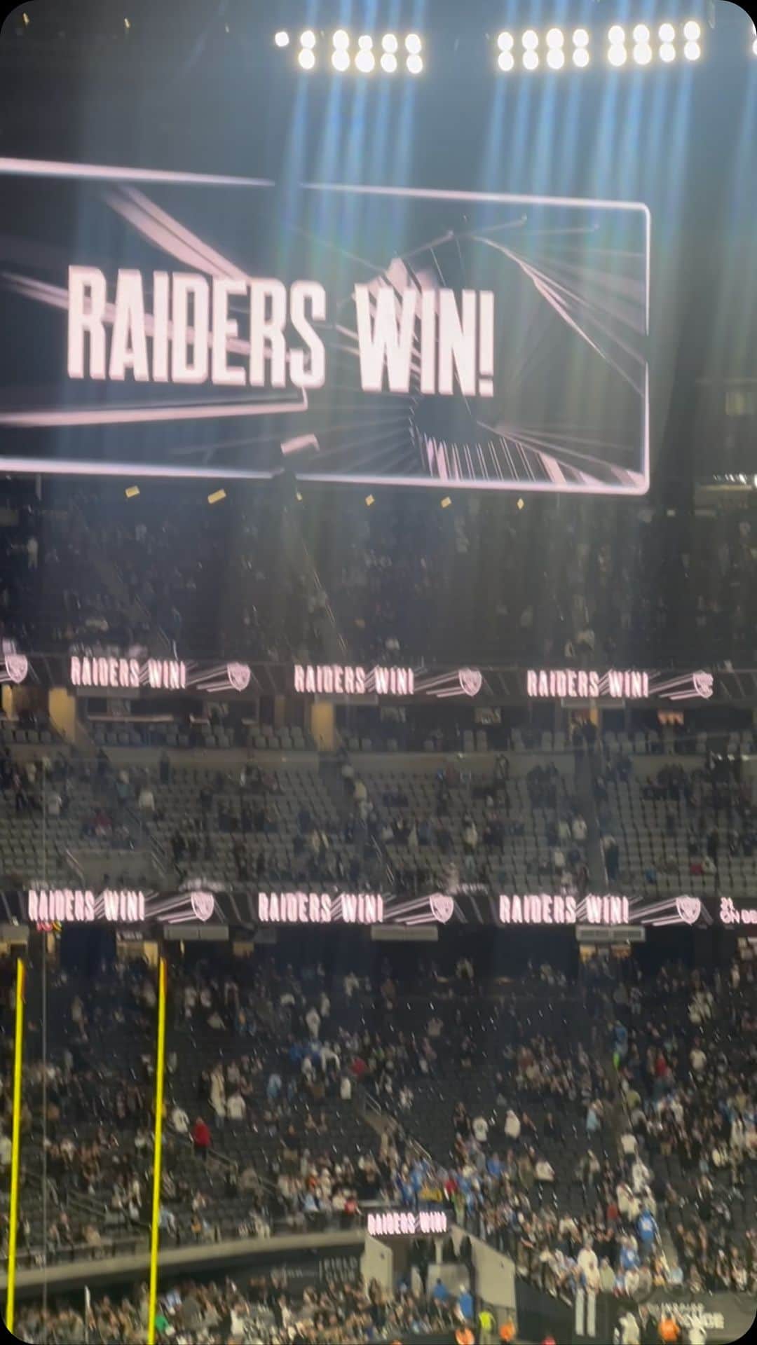 オリアンティのインスタグラム：「Yay ✨✨✨💫🔥 @raiders」
